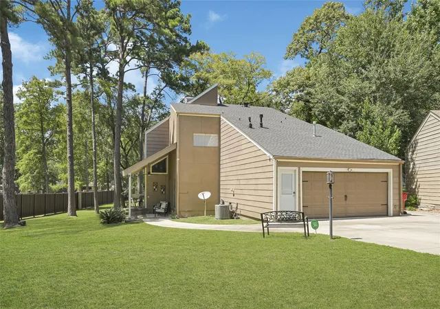 Photo 1 of Single family home for sale at 111 Springs Edge Dr, Montgomery, TX 77356 | MLS# 61133540 | Listing updated on 2026-08-30