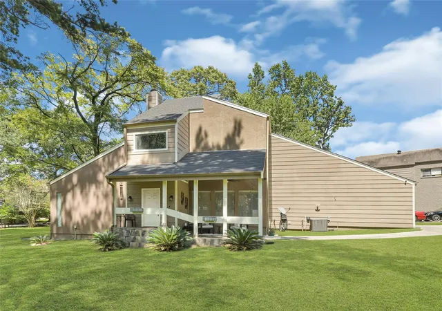 Photo 3 of Single family home for sale at 111 Springs Edge Dr, Montgomery, TX 77356 | MLS# 61133540 | Listing updated on 2026-08-30