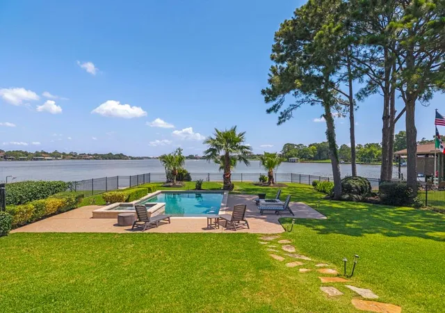 Photo 1 of Single family home for sale at 217 Lakeshore Cir, Seabrook, TX 77586 | MLS# 90987322 | Listing updated on 2026-09-19