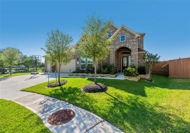 Photo 2 of Single family home for sale at 21203 Brk Tide Ln, Cypress, TX 77433 | MLS# 37096457 | Listing updated on 2026-09-10