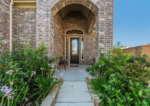 Photo 3 of Single family home for sale at 21203 Brk Tide Ln, Cypress, TX 77433 | MLS# 37096457 | Listing updated on 2026-09-10
