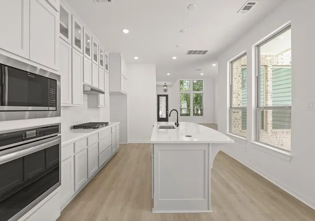 Photo 2 of Townhouse for sale at 413 Meadows Peak Ln, Montgomery, TX 77316 | MLS# 27908448 | Listing updated on 2026-09-13