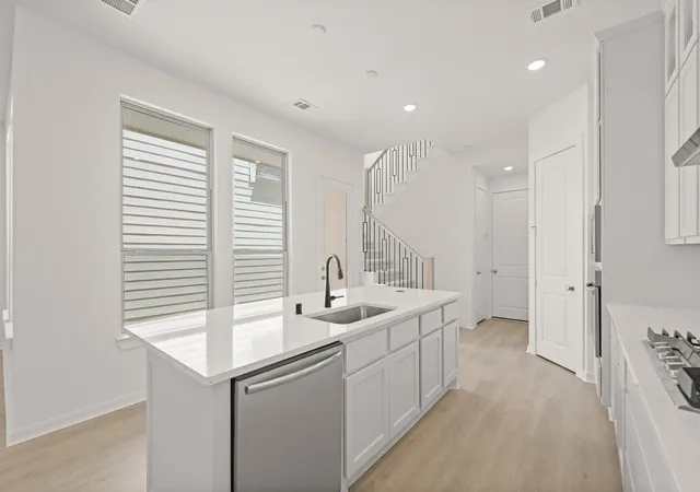 Photo 3 of Townhouse for sale at 413 Meadows Peak Ln, Montgomery, TX 77316 | MLS# 27908448 | Listing updated on 2026-09-13