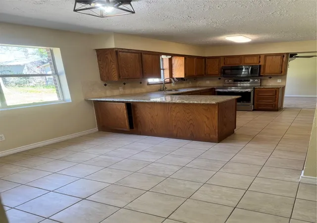 Photo 4 of Single family home for sale at 25587 White Oak Ln, Splendora, TX 77372 | MLS# 65489312 | Listing updated on 2026-09-17