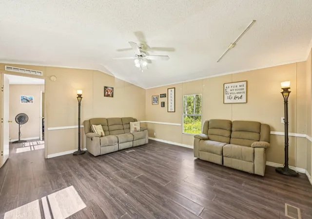 5th image of 15003 Rosebud Ln, Conroe, TX 77303 | MLS# 57931743