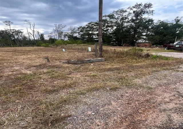 Photo 3 of Land for sale at 7962 Parker Elaine Dr, Conroe, TX 77306 | MLS# 40163337 | Listing updated on 2026-04-16