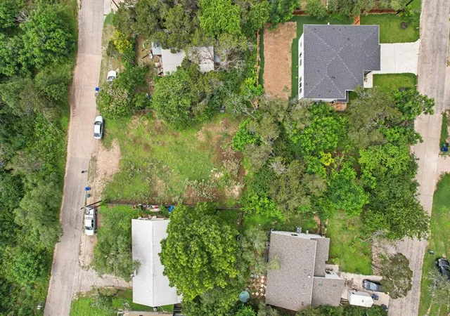 1st image of 11112 Oak St, Jonestown, TX 78645 | MLS# 83950073