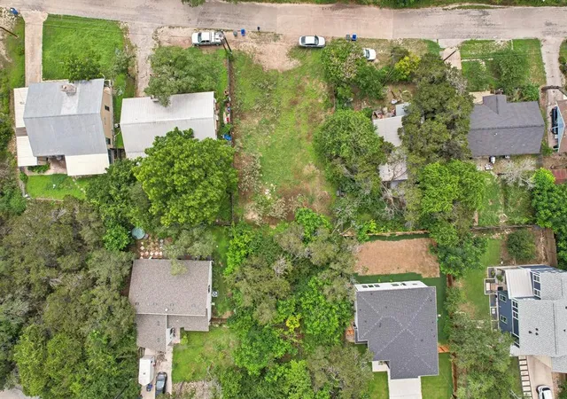 2nd image of 11112 Oak St, Jonestown, TX 78645 | MLS# 83950073