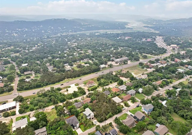 3rd image of 11112 Oak St, Jonestown, TX 78645 | MLS# 83950073