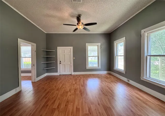 Homes for sale in Eagle Lake, TX | 106 W Prairie Ave, Eagle Lake, TX 77434 | MLS# 62170560