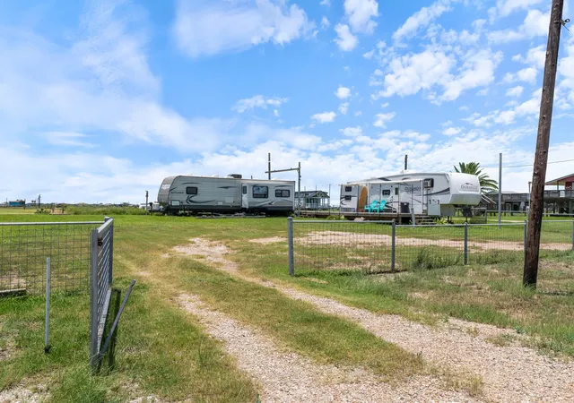 2nd image of 1867 Hall Ave, Bay City, TX 77414 | MLS# 18297011
