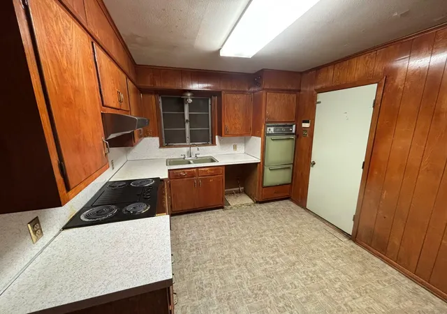 5th image of 3295 Cherry Dr, Beaumont, TX 77703 | MLS# 65493754