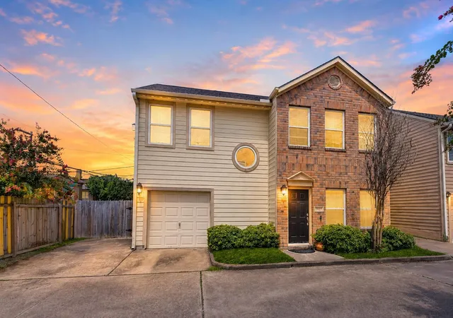 1st image of 3208 Baer St, Houston, TX 77020 | MLS# 74738126