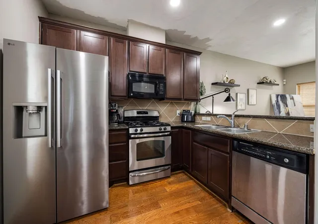 4th image of 3208 Baer St, Houston, TX 77020 | MLS# 74738126