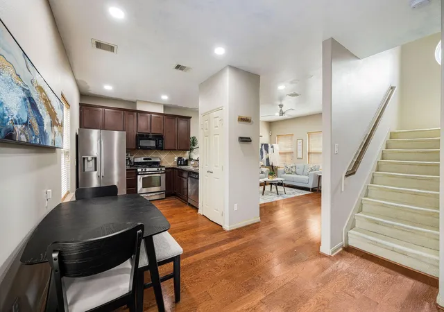 5th image of 3208 Baer St, Houston, TX 77020 | MLS# 74738126