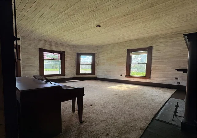 Photo 3 of Single family home for sale at 213 W Abbey St, Livingston, TX 77351 | MLS# 26095390 | Listing updated on 2026-07-14