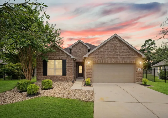 Homes for sale in Tomball, TX | 10 Log House Ct, Tomball, TX 77375 | MLS# 37395197