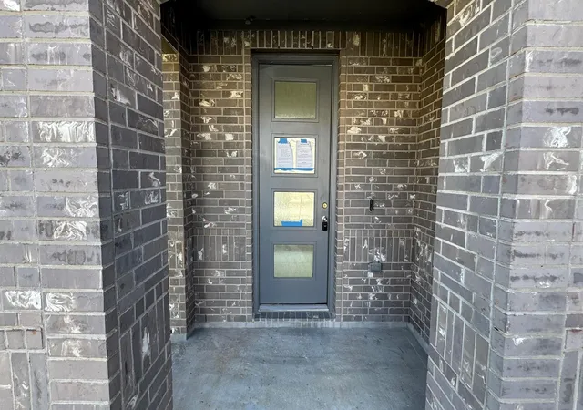 Photo 2 of Sale Pending at 12422 Seybold Cvs Dr, Houston, TX 77044 | MLS# 49011382 | Listing updated on 2026-09-07