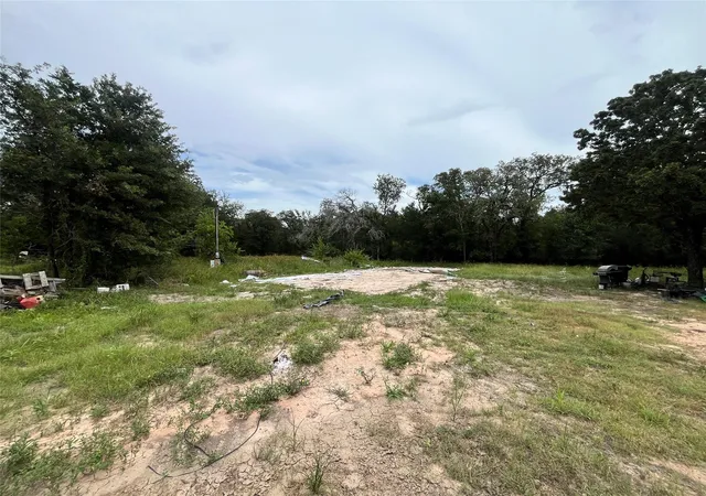 4th image of 22243 Kmiec Rd, Hempstead, TX 77445 | MLS# 87905138