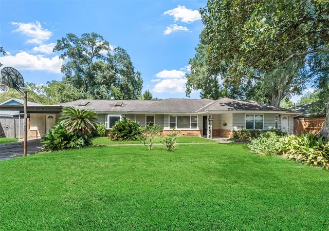 1st image of 9346 Willowview Ln, Houston, TX 77080 | MLS# 82405606