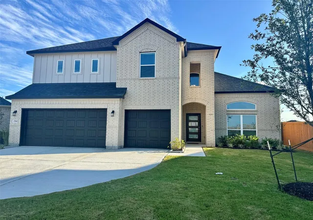 Single family home for sale at 2510 Shallow Lake Ln, Rosharon, TX 77583 | MLS# 28367174