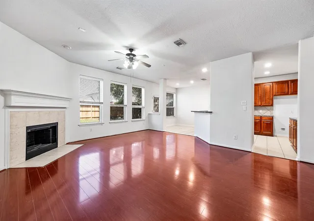 Photo 1 of Single family home for sale at 2032 Creek Shore Ln, Pearland, TX 77581 | MLS# 28924412 | Listing updated on 2026-09-14