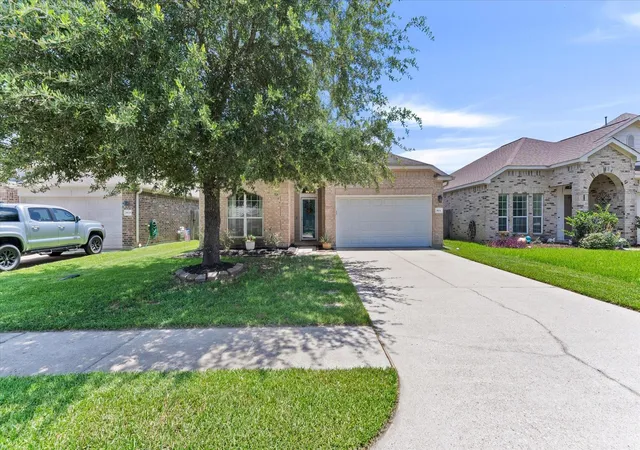 2nd image of 8614 W Highlands Xing, Highlands, TX 77562 | MLS# 90914575