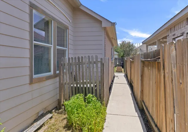 39th image of 8614 W Highlands Xing, Highlands, TX 77562 | MLS# 90914575