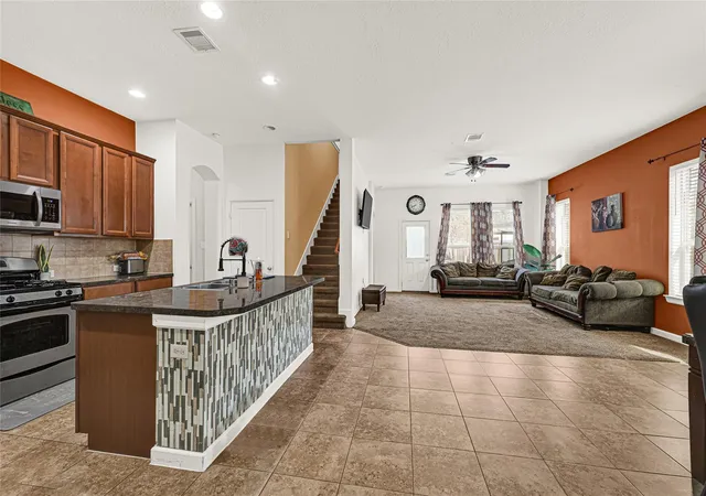 2nd image of 12739 Bridle Springs Ln, Houston, TX 77044 | MLS# 45173352