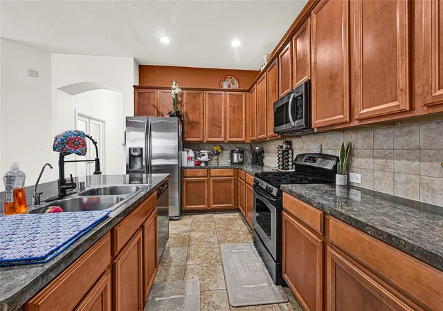 3rd image of 12739 Bridle Springs Ln, Houston, TX 77044 | MLS# 45173352