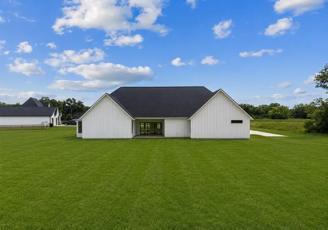 3rd image of 1863 Jones Dr, Alvin, TX 77511 | MLS# 36661932
