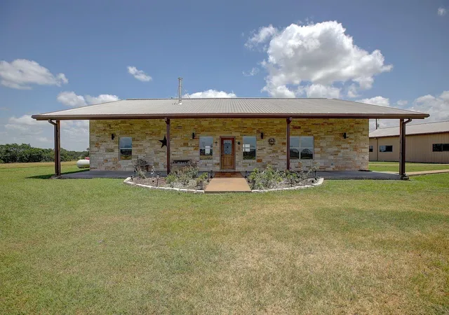 Homes for sale in Round Top, TX | 9414 Laird Rd, Round Top, TX 78954 | MLS# 21756127