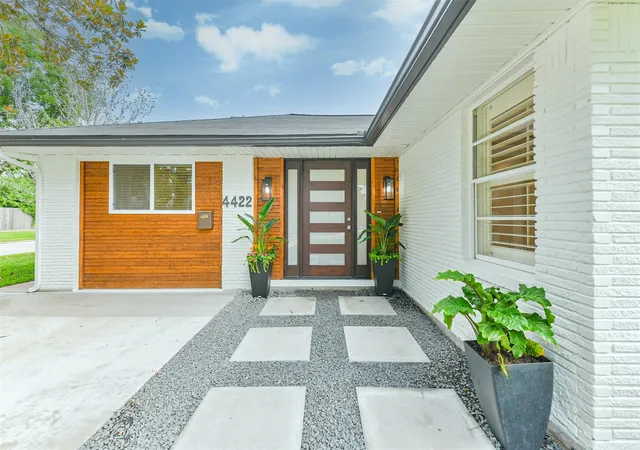 Photo 2 of Single family home for sale at 4422 Libbey Ln, Houston, TX 77092 | MLS# 55898387 | Listing updated on 2026-08-28