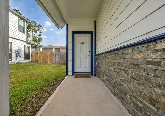 Photo 3 of Single family home for sale at 132 Camelot Pl Ct, Conroe, TX 77304 | MLS# 51570488 | Listing updated on 2026-09-13