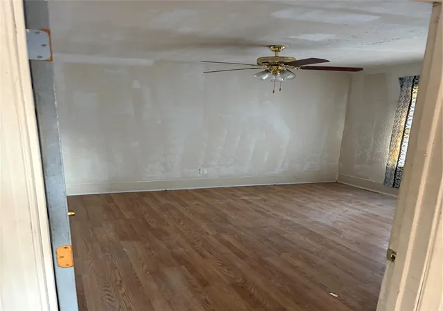2nd image of 7807 Queen St, Houston, TX 77028 | MLS# 86744320