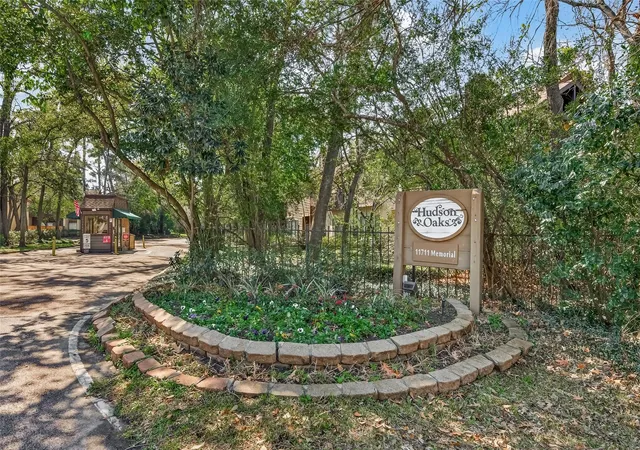 2nd image of 11711 Memorial Dr, Houston, TX 77024