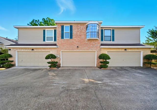 4th image of 2220 Bering Dr #34, Houston, TX 77057 | MLS# 86368536