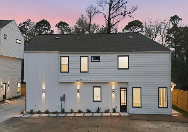 Photo 2 of Single family home for sale at 328 Janisch #C, Houston, TX 77018 | MLS# 68071134 | Listing updated on 2026-09-02