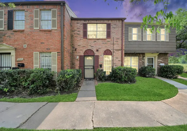 Homes for sale in Houston, TX | 7747 Leonora, Houston, TX 77061 | MLS# 87804163