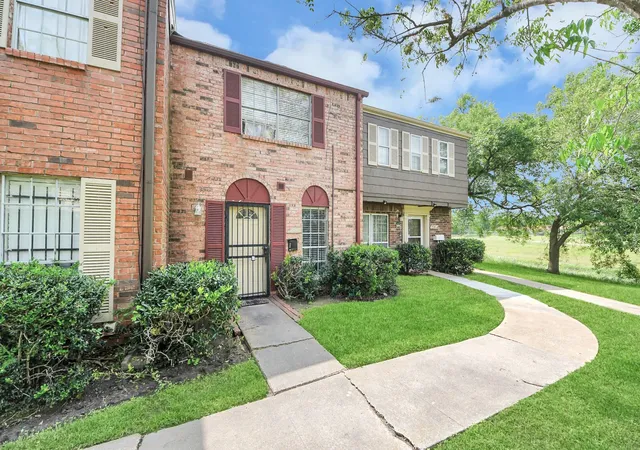 Homes for sale in Houston, TX | 7747 Leonora, Houston, TX 77061 | MLS# 87804163
