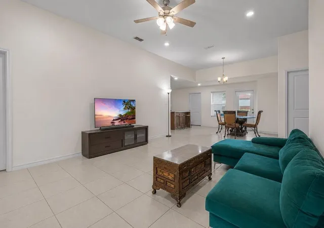 5th image of 2206 Durazno Ct, Laredo, TX 78046 | MLS# 11296188