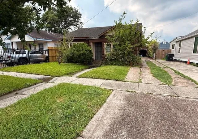 Photo 3 of Single family home for sale at 5136 Leeland St, Houston, TX 77023 | MLS# 19015830 | Listing updated on 2026-08-29