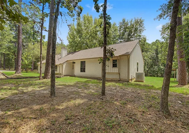 2nd image of 83 Dahlia Rd, Huntsville, TX 77320 | MLS# 58261791