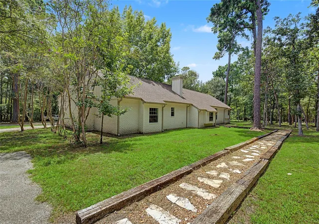 3rd image of 83 Dahlia Rd, Huntsville, TX 77320 | MLS# 58261791