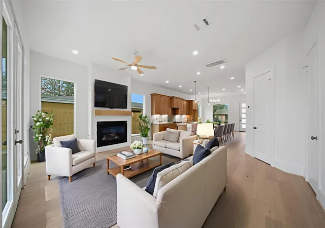 Photo 3 of Single family home for sale at 8521 Friendship Rd, Houston, TX 77080 | MLS# 79367186 | Listing updated on 2026-08-24