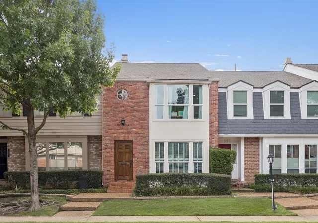 1st image of 1223 Fountain View Dr #124, Houston, TX 77057 | MLS# 27123131