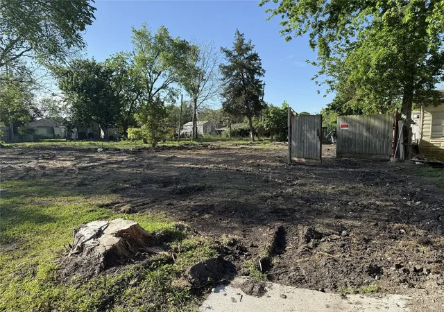 1st image of 1616 Red Bluff Ct, Pasadena, TX 77506 | MLS# 69051224