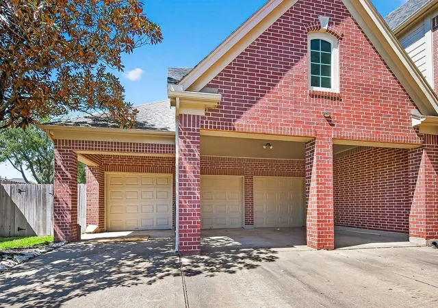 Photo 4 of Single family home for sale at 12711 Wildwood Bnd Ln, Cypress, TX 77433 | MLS# 95237901 | Listing updated on 2026-08-29