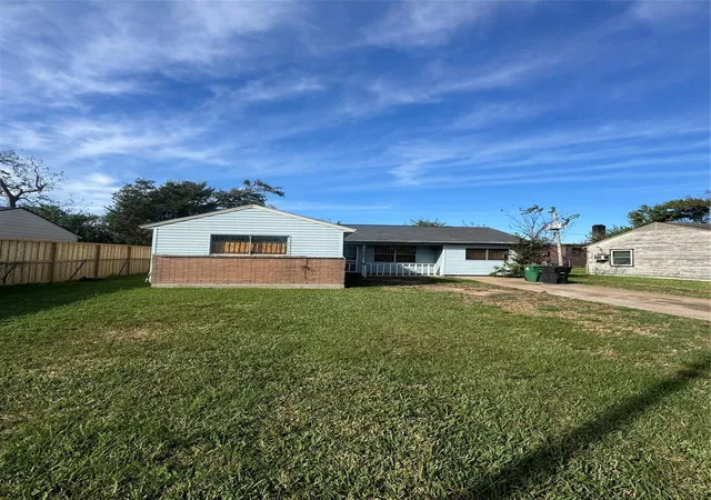 Photo 2 of Single family home for sale at 7625 Pointer St, Houston, TX 77016 | MLS# 31616119 | Listing updated on 2026-06-24