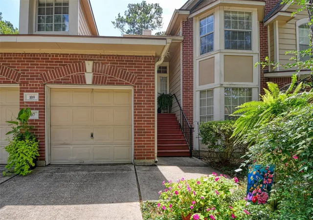 2nd image of 109 Avonlea, The Woodlands, TX 77382 | MLS# 66966963